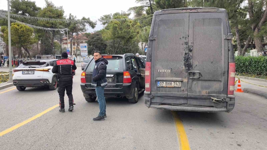 Muğla Cumhuriyet Meydanı’nda Geniş Kapsamlı Trafik Denetimi