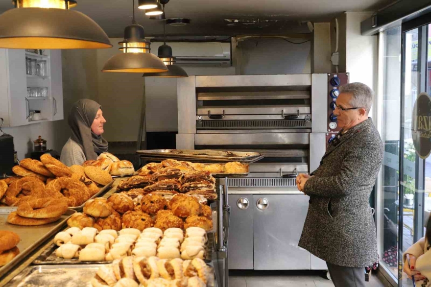 Başkan Tetik’ten Nazilli Esnafına Yeni Yıl Kutlaması