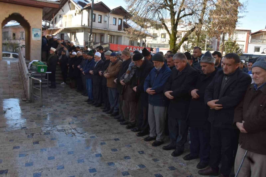 Mekke’de Ring Otobüsünün Çarptığı Türk Umreci Memleketi Sakarya’da Defnedildi