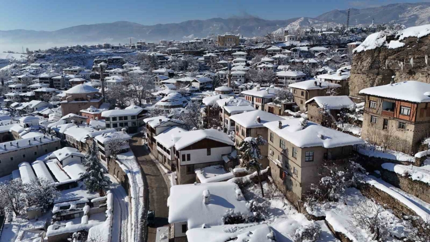 Kar Altında Masalsı Görüntüler Sunan Unesco Kenti Safranbolu Dron İle Görüntülendi