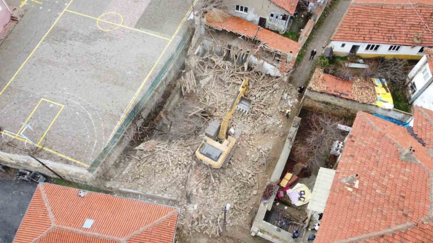 Yozgat’ta Metruk Binalar Yıkılıyor, Kentin Çehresi Değişiyor