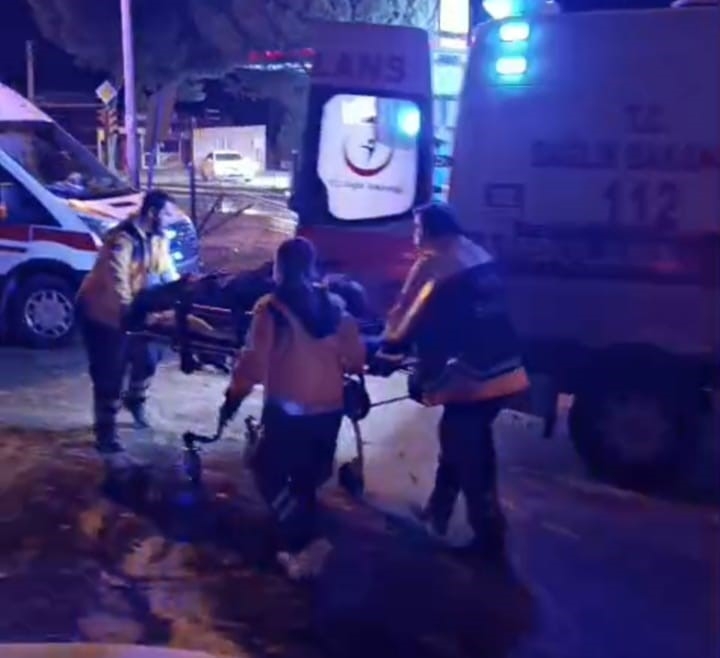 Kırmızı Işık İhlali Yapan Mikser Ortalığı Savaş Alanına Çevirdi; 5 Yaralı