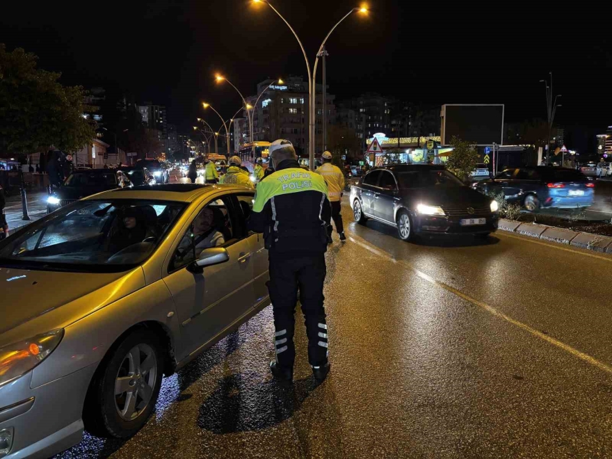 Adana’da "yılbaşı Huzur Ve Güven" Uygulaması