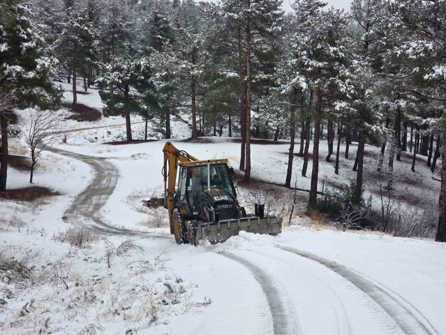 Pozantı’da Kar Yağışı Etkili Oldu