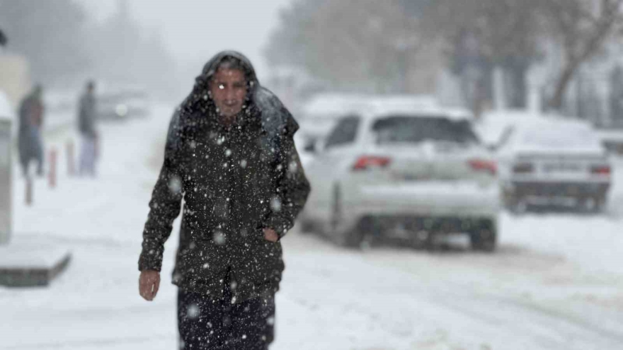 Siverek’te Kar Yağışı Hayatı Felç Etti, Kazalar Peş Peşe Geldi