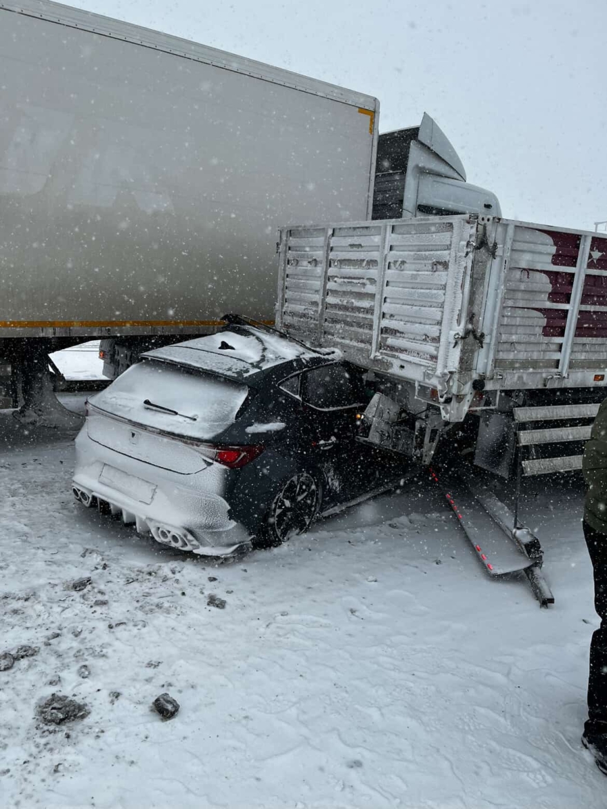 Siverek’te Kar Yağışı Hayatı Felç Etti, Kazalar Peş Peşe Geldi