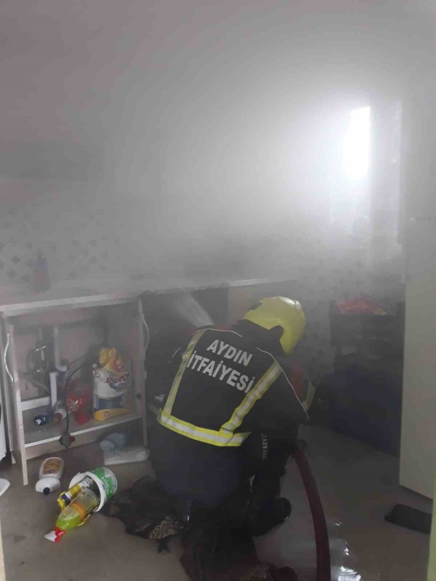 İ̇tfaiyenin Hızlı Müdahalesiyle Alevler Diğer Odalara Sıçramadan Söndürüldü