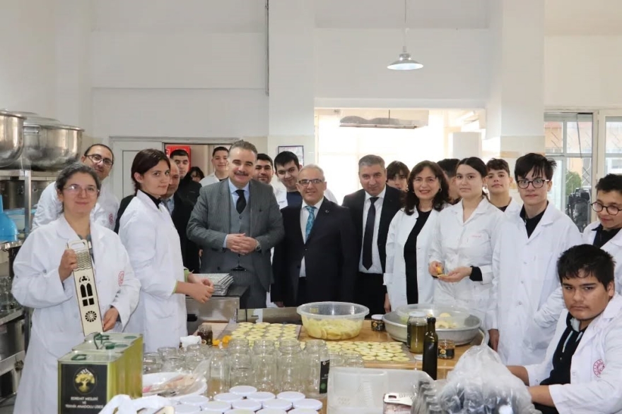Kaymakam Odabaş Meslek Lisesindeki Üretim Alanlarını İnceledi
