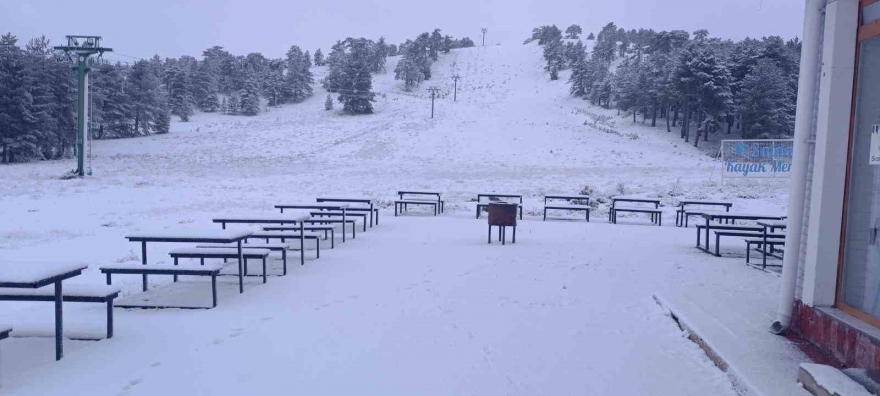 Salda’ya Mevsimin İlk Karı Yağdı