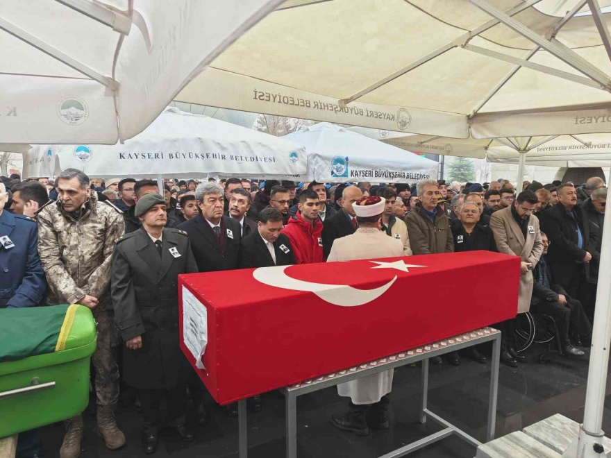 Trafik Kazasında Hayatını Kaybeden Kıbrıs Gazisi Toprağa Verildi