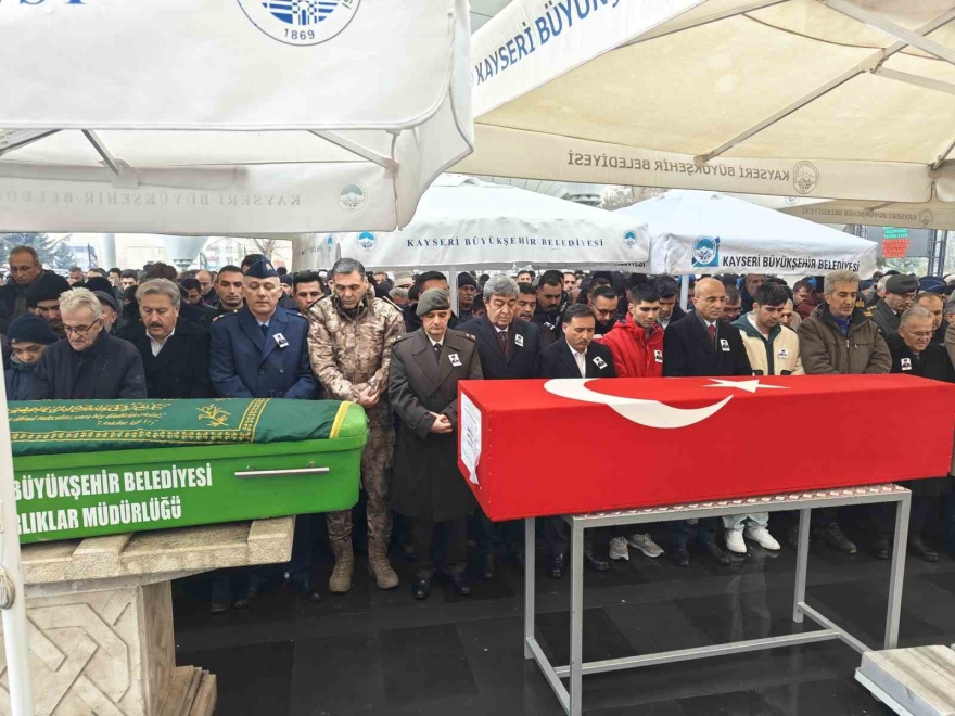 Trafik Kazasında Hayatını Kaybeden Kıbrıs Gazisi Toprağa Verildi