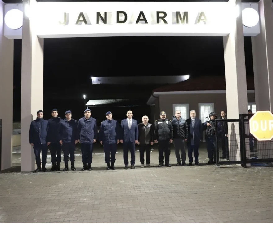 Vali Taşolar, Görev Başındaki Ekiplerin Yeni Yılını Kutladı