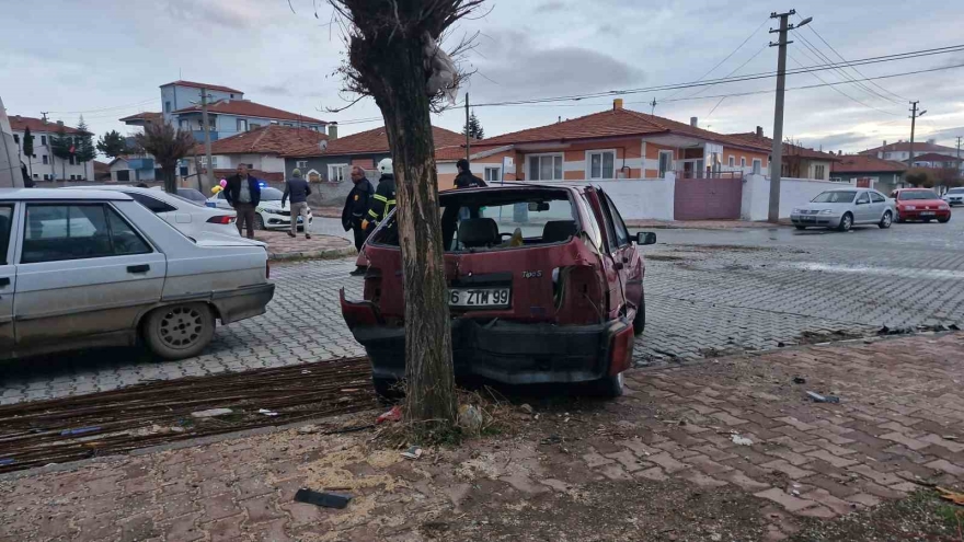 Çorum’da İki Otomobil Çarpıştı: 1 Yaralı
