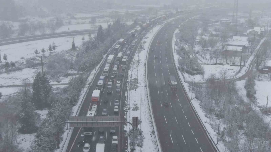 Anadolu Otoyolunda Kontrollü Geçiş Sağlanıyor