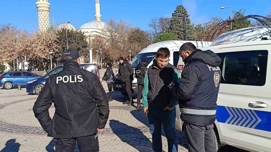 Edirne Polisi İşlek Noktalarda Güvenliği Arttırdı