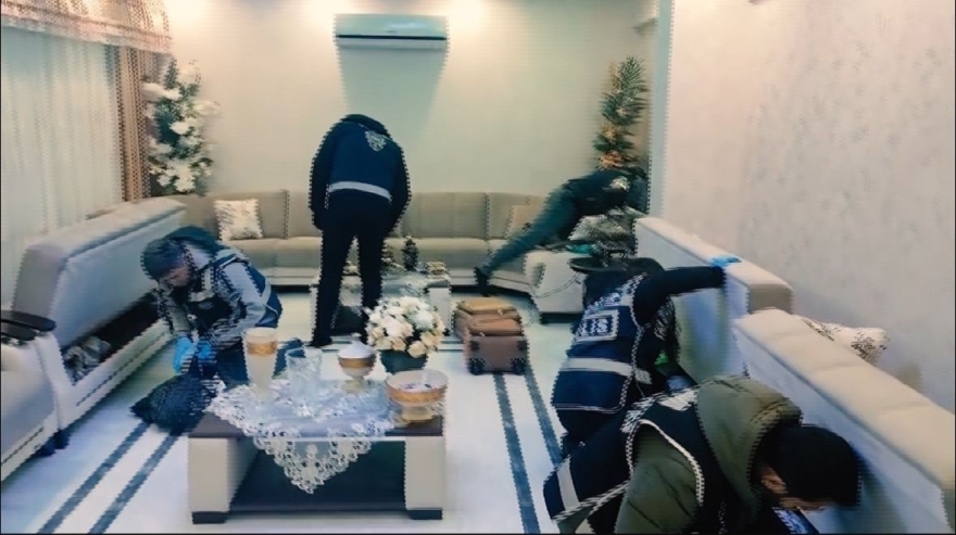 Gaziantep’te Nitelikli Dolandırıcılık Operasyonu: 25 Adet Ruhsatsız Silah Ele Geçirildi