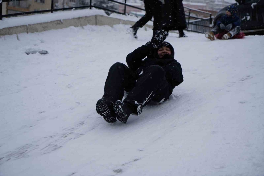 Gümüşhane’de Kar Tatili Eğlenceye Dönüştü