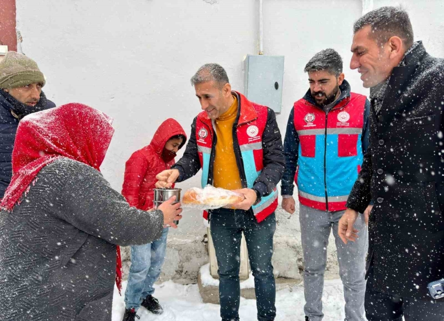 Çınar Kaymakamlığından Örnek Davranış