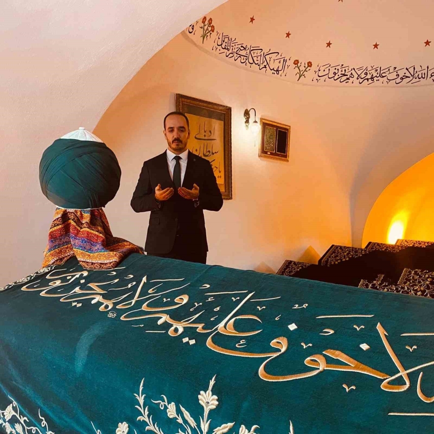 İ̇l Müdürü Bozkurt’dan Ertuğrulgazi Ve Şeyh Edebali Türbelerine Ziyaret