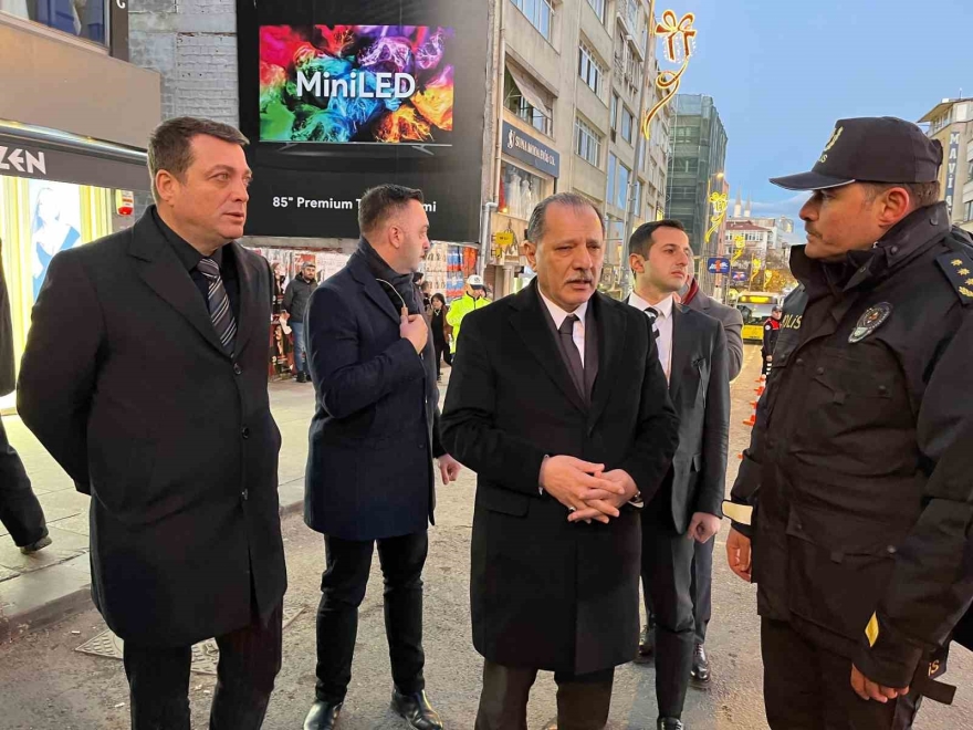 İ̇stanbul İ̇l Emniyet Müdürü Yıldız, Kadıköy’deki Denetimleri İnceledi