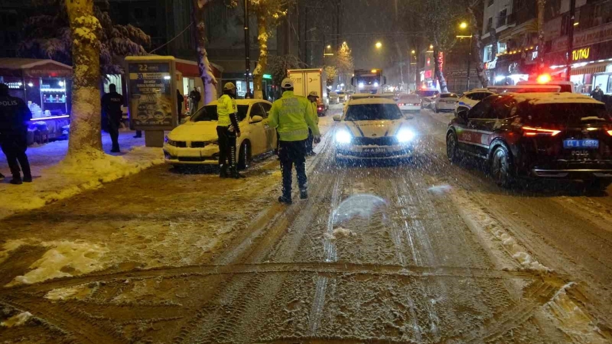 Kadınların Bıçaklı Kavgası Kanlı Bitti: 1 Ölü, 1 Yaralı