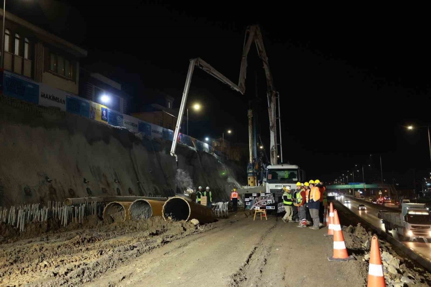 Kocaeli Büyükşehir Ekipleri Yeni Yıla Şantiyelerde Girdi