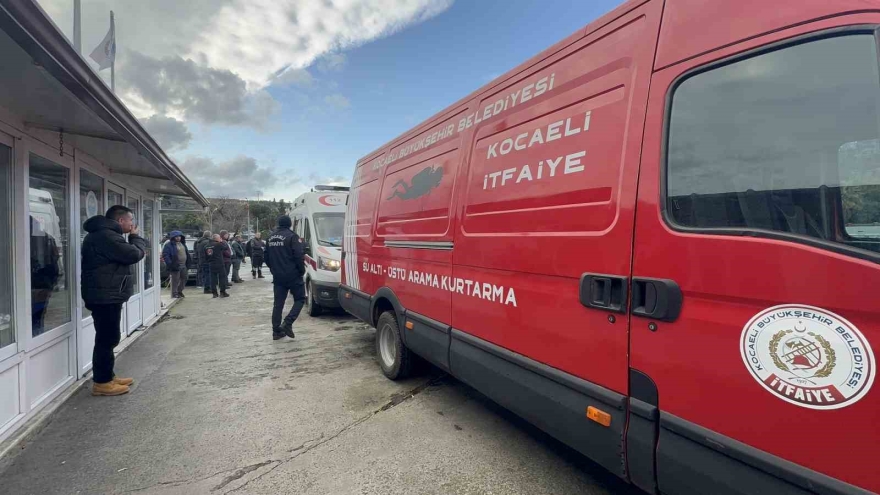 Denizde Çırpınan Vatandaş Sahil Güvenlik Ekiplerince Kurtarıldı