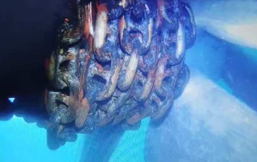 Küçükçekmece’de Alatepe Tankeri Pervanesine Dolanan Zincir Su Altından Görüntülendi