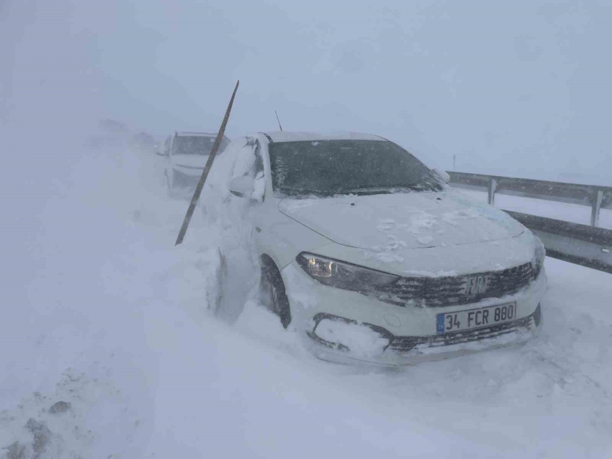 Sivas’ın Dışarı İle Ulaşımı Kesildi