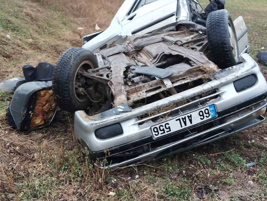 Tokat’ta Feci Kaza: İ̇kiye Ayrılan Otomobil Sürücüsü Ağır Yaralandı