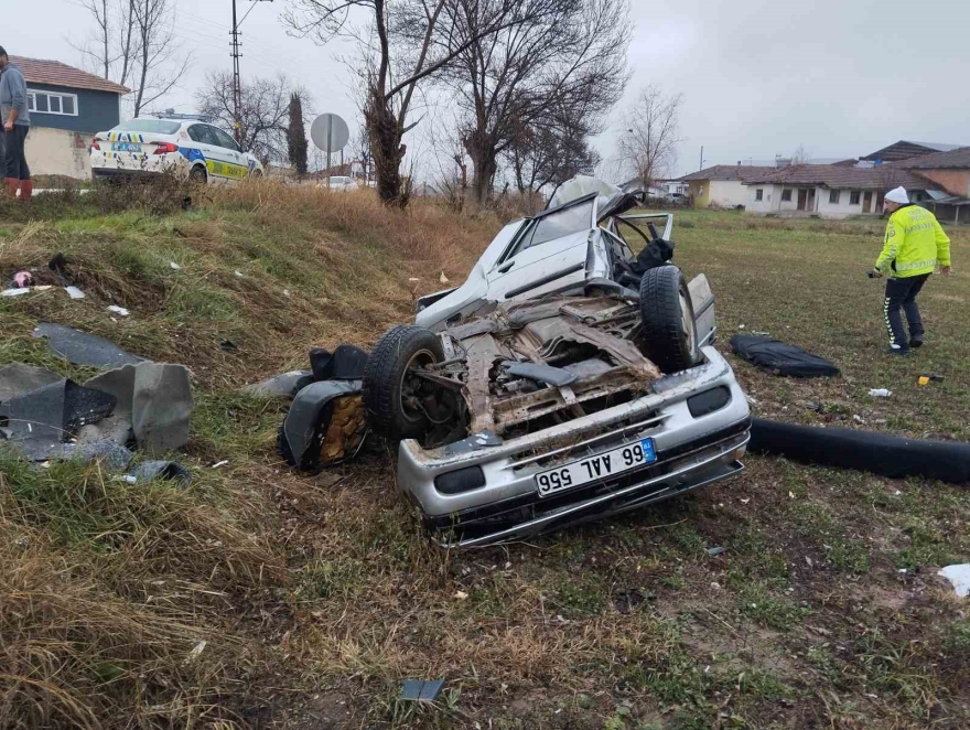 Tokat’ta Feci Kaza: İ̇kiye Ayrılan Otomobil Sürücüsü Ağır Yaralandı