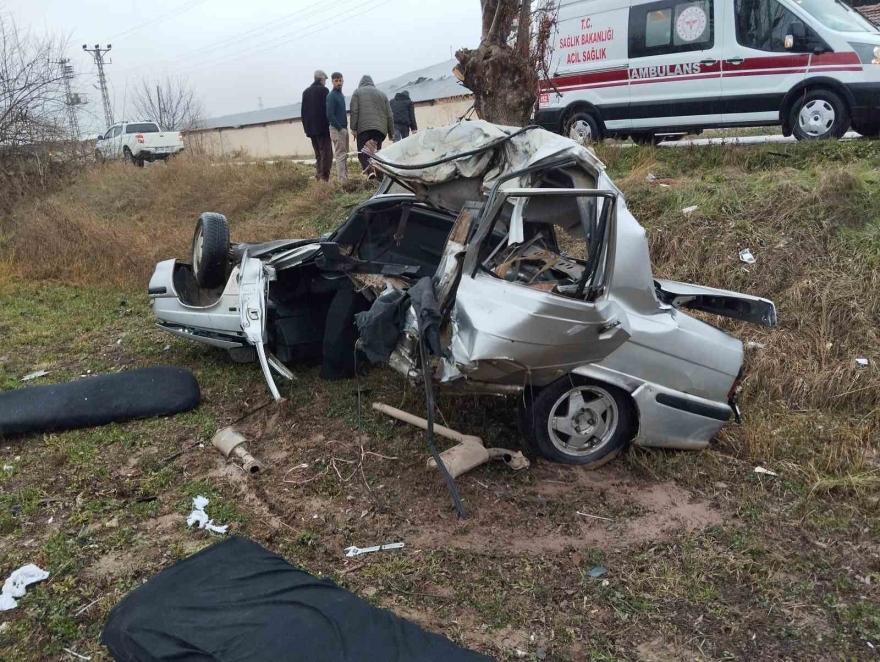 Tokat’ta Feci Kaza: İ̇kiye Ayrılan Otomobil Sürücüsü Ağır Yaralandı