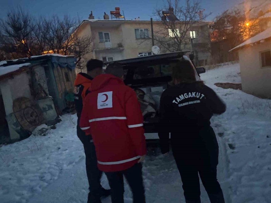 Kızılay, Afad Ve Gönüllüler, Tunceli’nin Zorlu Kış Şartlarında İhtiyaç Sahiplerine Ulaştı