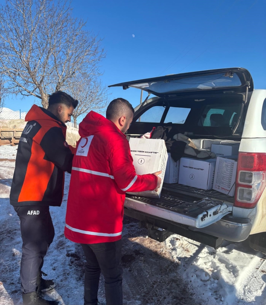 Kızılay, Afad Ve Gönüllüler, Tunceli’nin Zorlu Kış Şartlarında İhtiyaç Sahiplerine Ulaştı