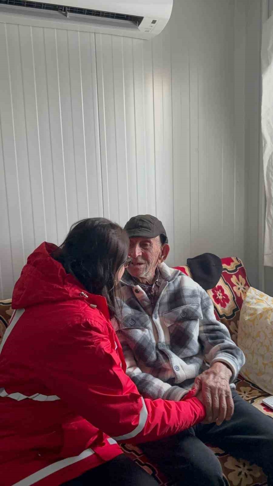 Kızılay, Afad Ve Gönüllüler, Tunceli’nin Zorlu Kış Şartlarında İhtiyaç Sahiplerine Ulaştı