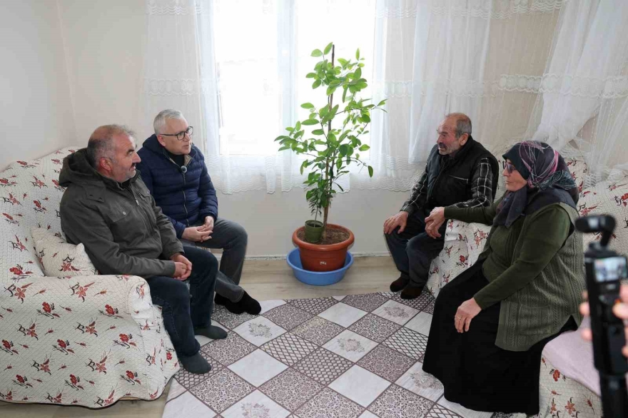 Sivas’ta Karla Kaplı Yolda Hayat Kurtaran Seferberlik