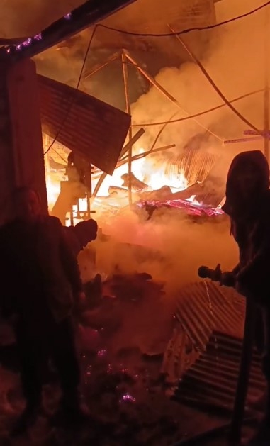 Hizan’da Dipçik Üretim Atölyesinde Yangın