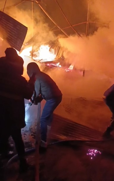 Hizan’da Dipçik Üretim Atölyesinde Yangın