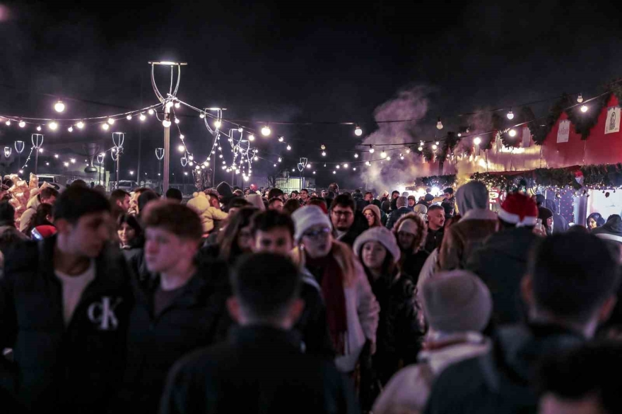 Bursa Yeni Yıl Meydanı’nda Yılbaşı Coşkusu