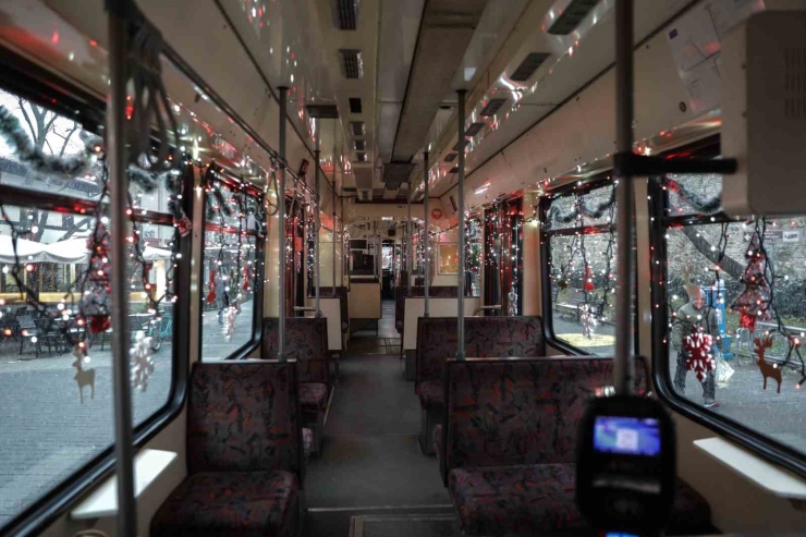 Bursa’da Yeni Yıl Coşkusu Nostaljik Tramvayla Yaşanıyor