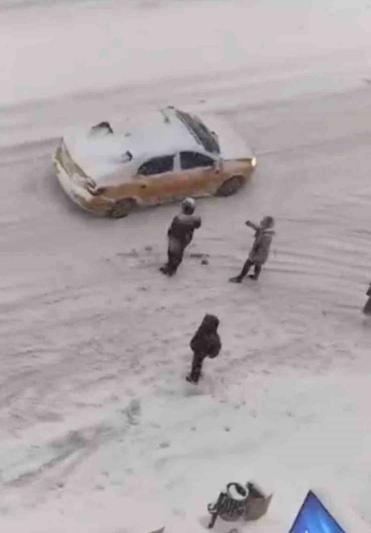 Diyarbakır’da Kar Çileye Dönüştü