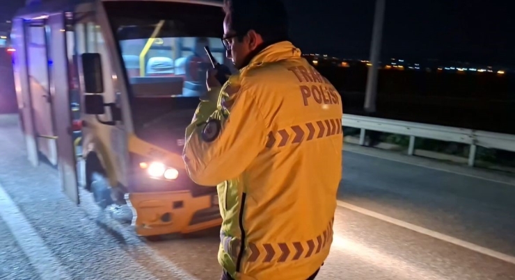 Dur İkazı Fayda Etmedi, Lastik Pes Etti...alkollü Şoför Bursa’yı Birbirine Kattı