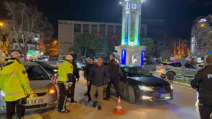 Gemlik’te Protokol Üyeleri Yeni Yıla Sahada Girdi