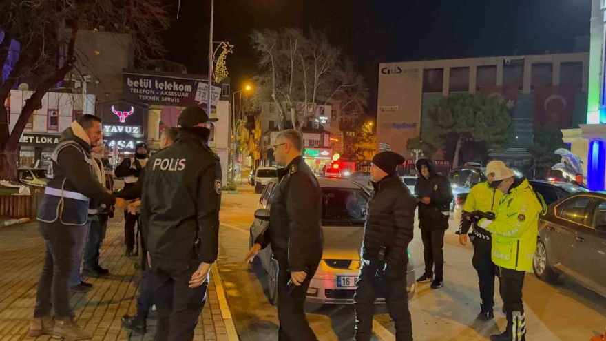 Gemlik’te Protokol Üyeleri Yeni Yıla Sahada Girdi