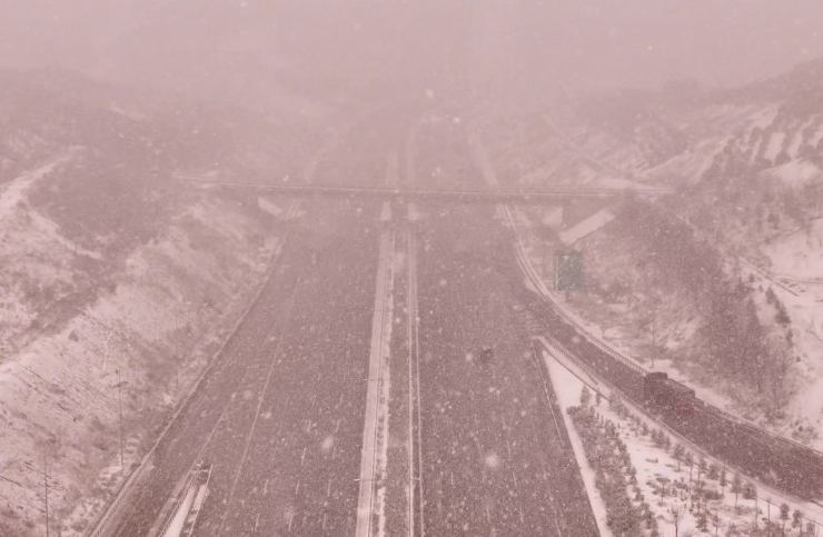 Kuzey Marmara Otoyolu’nda Kar Yağışı Havadan Görüntülendi