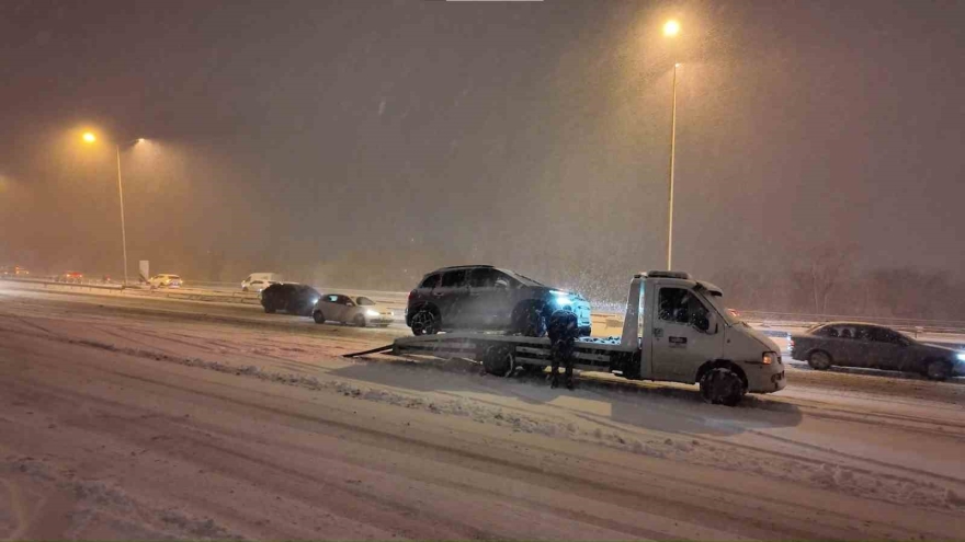 İ̇bb Yılın İlk Kar Mesaisinde Sınıfta Kaldı