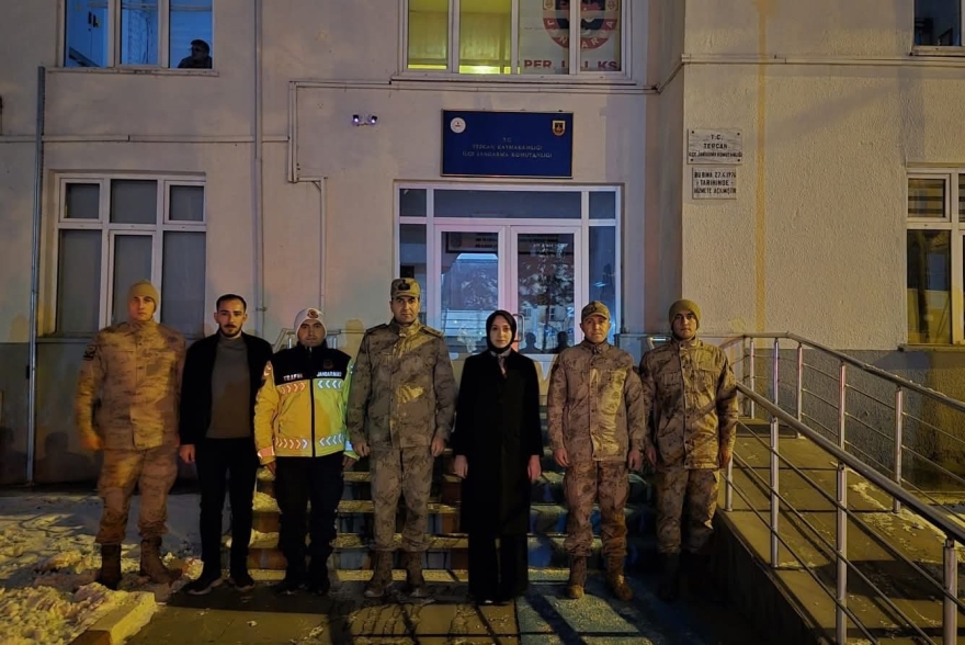 Kaymakam Duman’dan Yılbaşı Gecesi Güvenlik Güçlerine Ziyaret