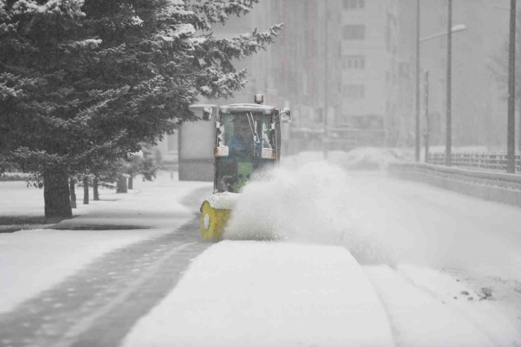 Kayseri’de 137 Mahalle Yolu Kapalı
