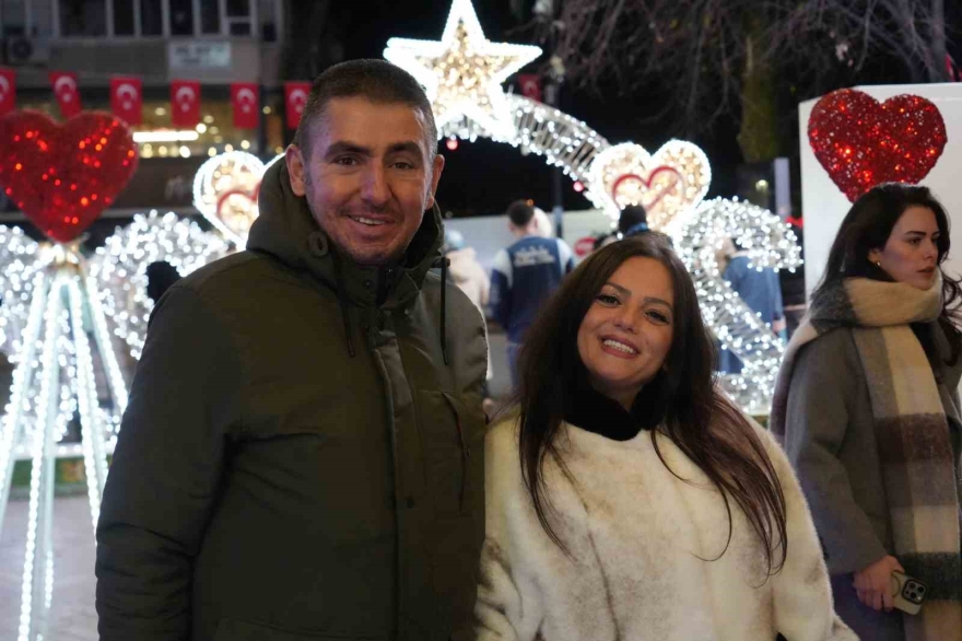 Kocaeli 2026’ya Coşkuyla Girdi: Sokaklar Işıltı Ve Neşeyle Doldu