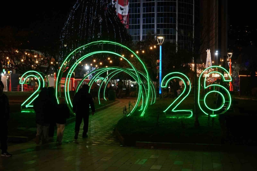 Kocaeli 2026’ya Coşkuyla Girdi: Sokaklar Işıltı Ve Neşeyle Doldu